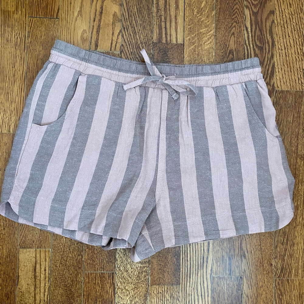 Universal Thread Linen blend shorts